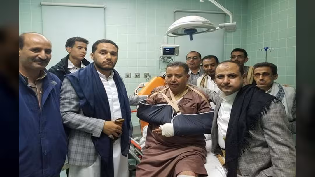 صورة.. المسوري بطريقة للعودة إلى المنزل بعد إسعافه لمستشفى بسبب اعتداء