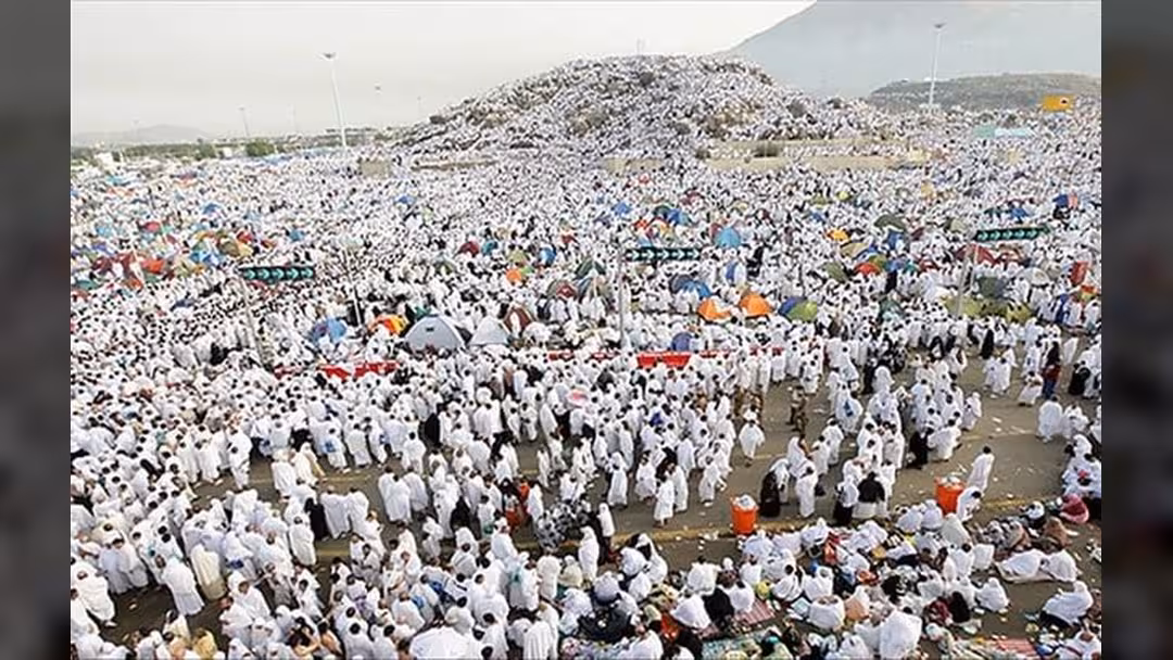 بدء صعود نحو مليوني حاج إلى جبل عرفات