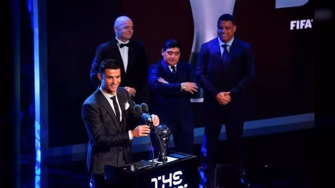 كريستيانو أفضل لاعب في العالم وزيدان مدرب العام 2017
