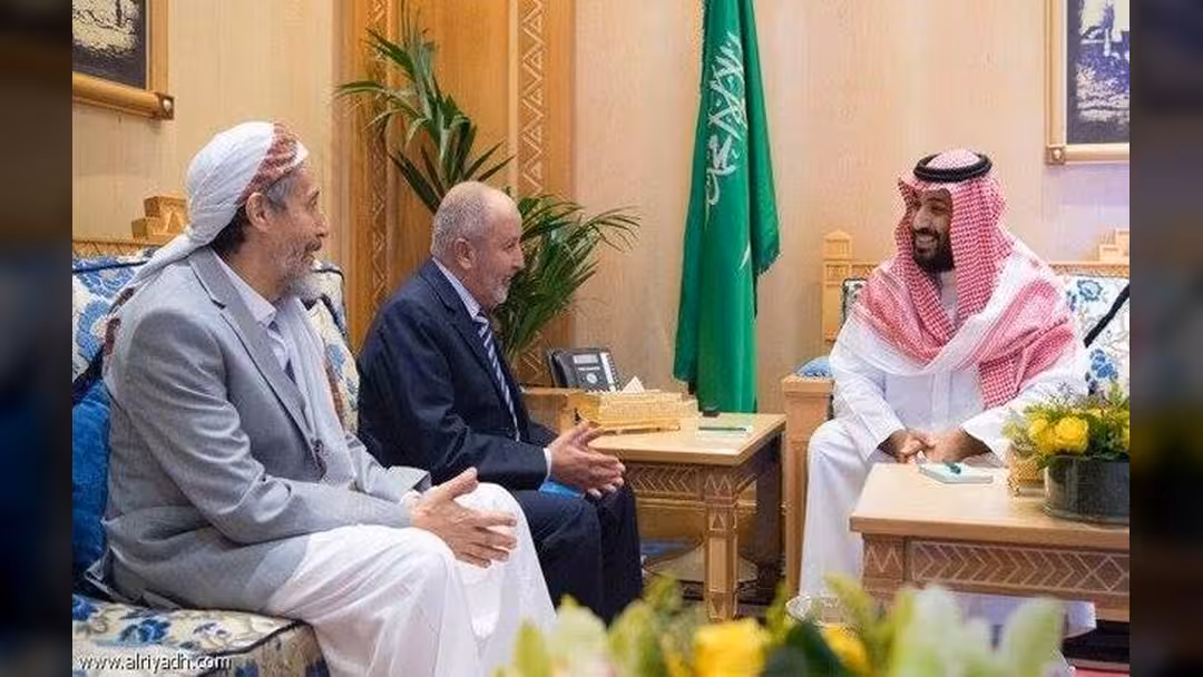 محمد بن سلمان يلتقي قيادة حزب الإصلاح اليمني في الرياض.. صورة