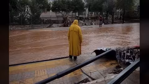 اليونان: مصرع 15 شخصاً بسبب الفيضانات