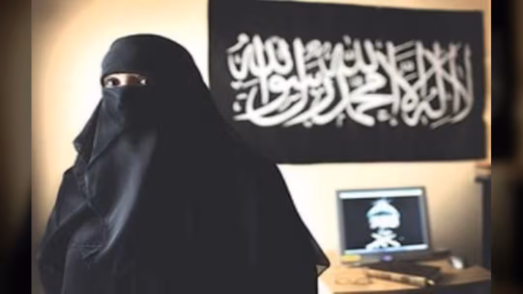صحيفة: 42 سيدة متهمة بالإرهاب النسوي في السعودية