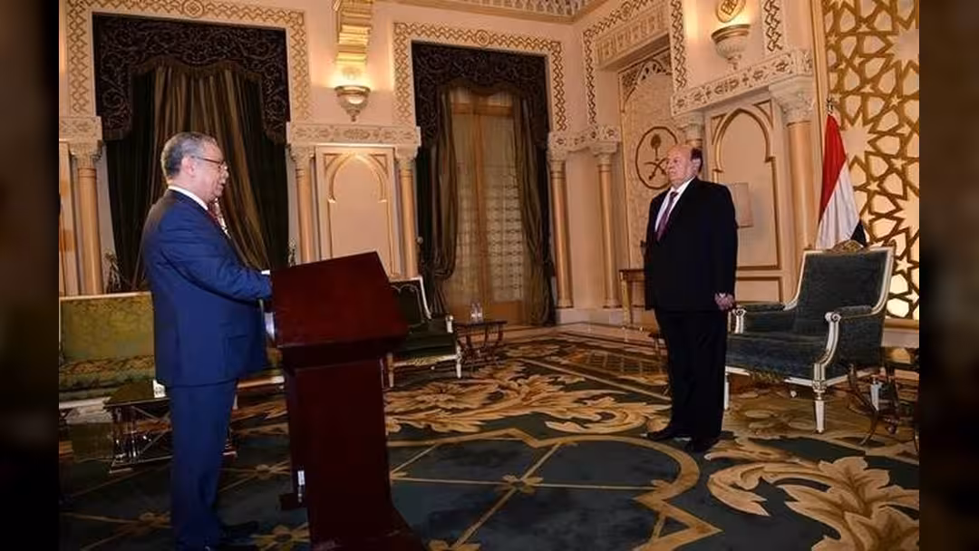مصادر: هادي يرفض استقالة محافظ عدن المفلحي