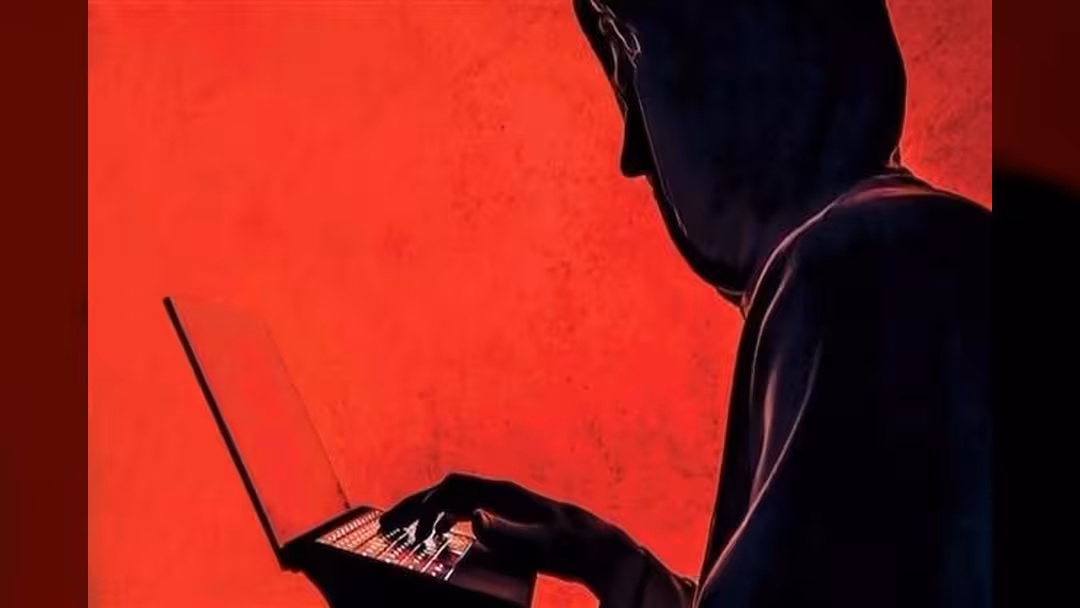تحذير من برنامج تجسس جديد يستهدف بيانات تويتر وفيسبوك