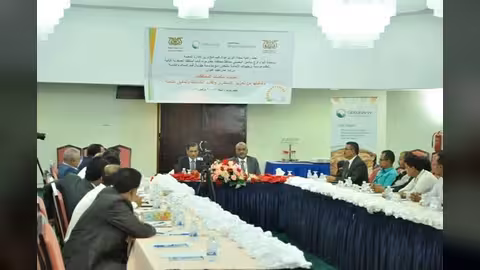 ممثلو 9 محافظات يمنية يطالبون بالصلاحيات الكاملة لإدارة محافظاتهم
