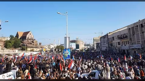 مهرجان المجلس الانتقالي في كريتر عدن: الزبيدي يوجه 7 رسائل.. النص