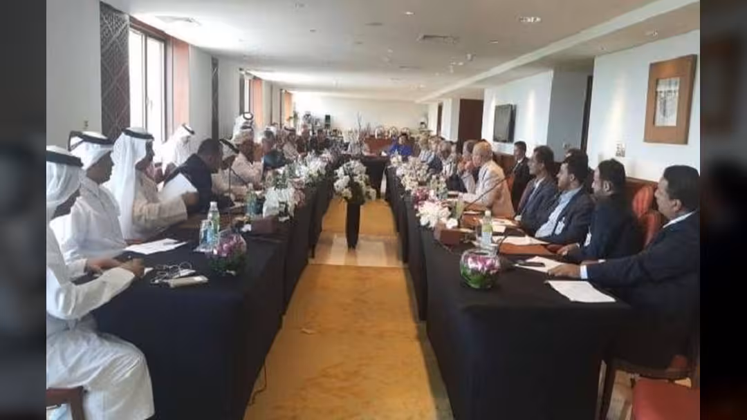 السفراء المعتمدون لدى اليمن يدينون استهداف الرياض بصاروخ بالستي
