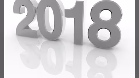 تعرف على تنبؤات أشهر 3 عرافين لعام 2018