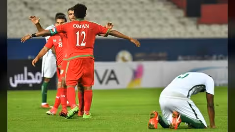 خليجي 23: عمان تطيح بالسعودية وتتأهل للمربع الذهبي.. فيديو