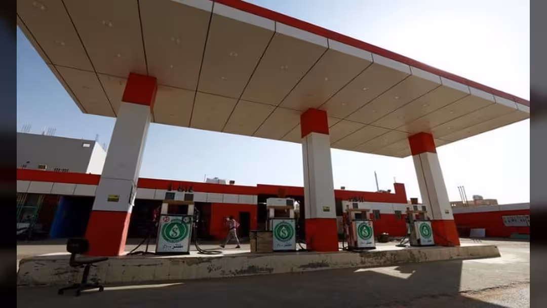 السعودية ترفع أسعار البنزين