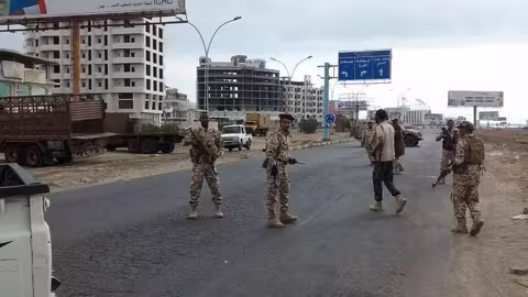 صحيفة محلية تنشر خارطة الانتشار العسكري في عدن وتطورات اليوم.. تفاصيل