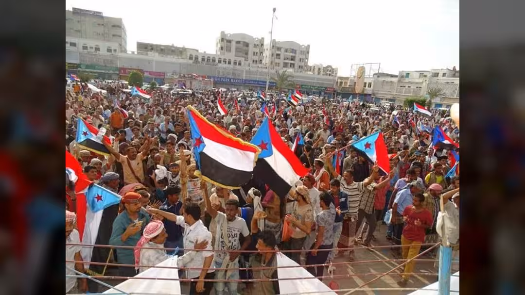 بن بريك: فعالية ساحة العروض ستستمر حتى تغيير الحكومة