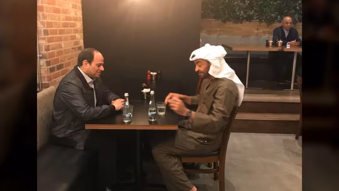 بالفيديو.. السيسي ومحمد بن زايد في أحد مطاعم أبوظبي