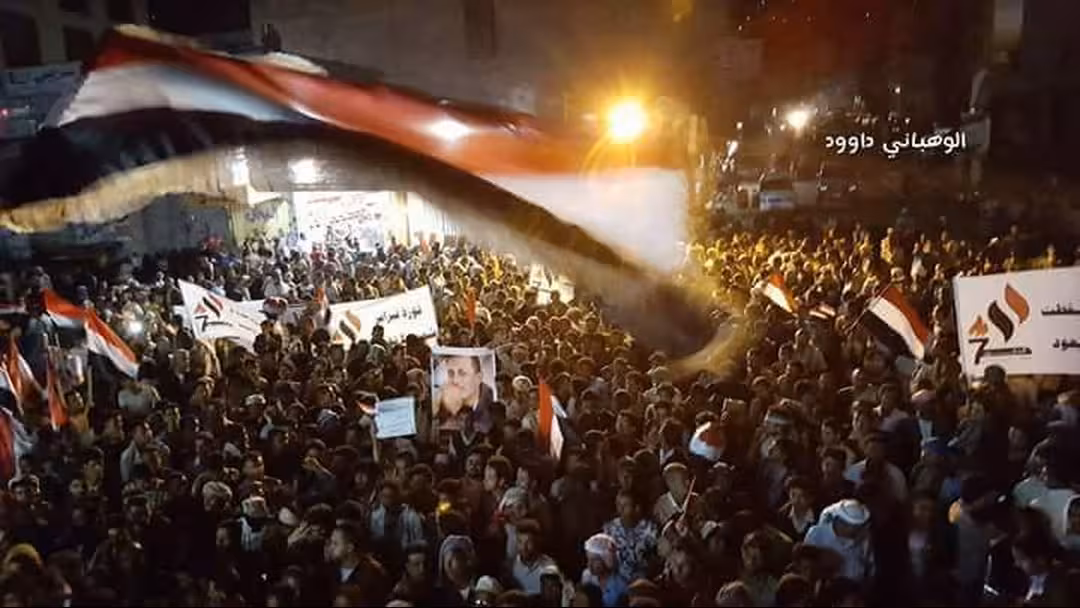 ايقاد شعلة ثورة فبراير بتعز.. وهادي يقول إنها ضد الظلم مغامرة محمودة