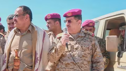 هادي يعين الفريق المقدشي قائماً بأعمال وزير الدفاع.. سيرة ذاتية