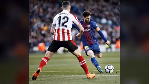 برشلونة يوسع فارق الصدارة بالفوز على اتليتيك.. شاهد احتفال ميسي