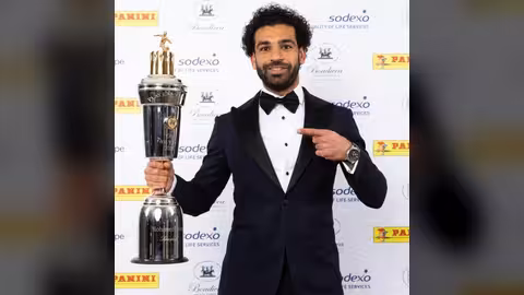 الأسطورة محمد صلاح أفضل لاعب في الدوري الإنجليزي الممتاز.. فيديو وصور