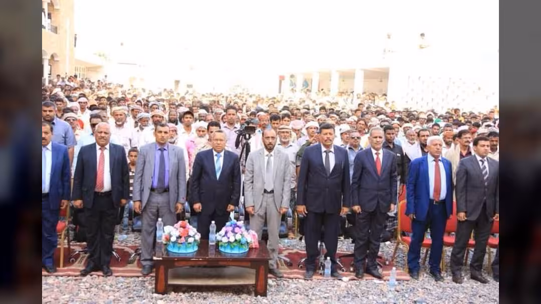 حكومة بن دغر تكشف تفاصيل الأزمة مع الإمارات في سقطرى.. البيان