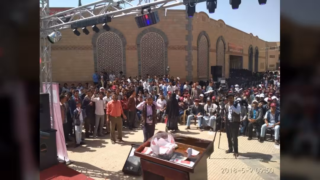 يمن موبايل تقيم مهرجانها الترويجي في جامعة ذمار وتفتح معملاً للحاسوب