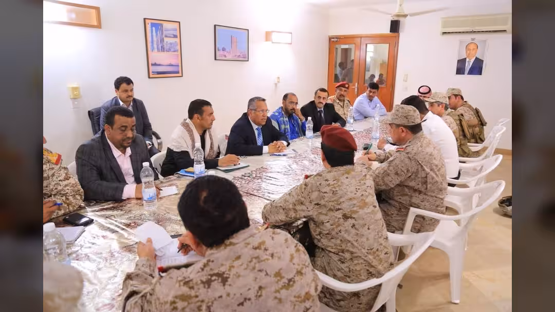 حكومة بن دغر تجتمع مع اللجنة السعودية وتكشف أهدافها في زيارة سقطرى