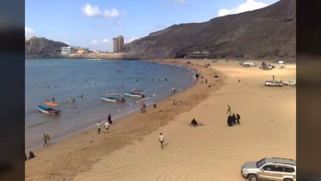 الأرصاد ينبه: ارتفاع الموج واضطراب البحر في سواحل اليمن الجنوبية والشرقية