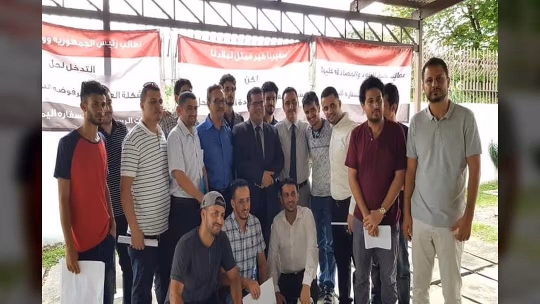 سفير اليمن بماليزيا يلتقي يمنيين ممن لديهم عقود زواج من الجنسية الأمريكية