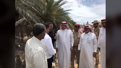 السفير السعودي: طائراتنا تستعد للتوجه إلى سقطرى لمواجهة آثار الإعصار