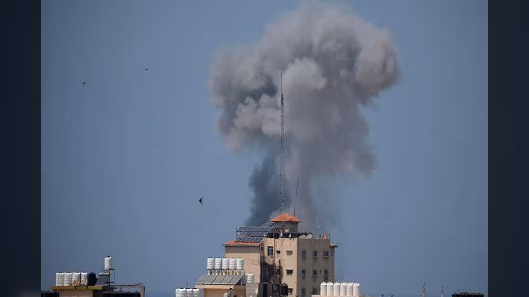 قصف إسرائيلي على عدة مواقع في قطاع غزة
