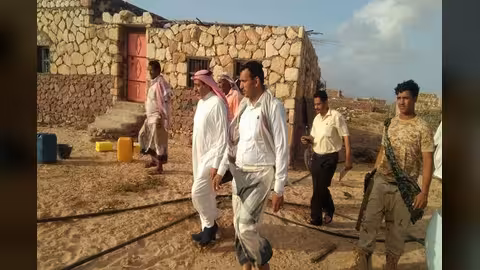 محافظ سقطرى يتفقد أضرار إعصار مكونو بمديرية نوجد ويرحب بالإغاثة الأممية