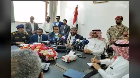 السفير السعودي يزور مأرب ويعلن عن مشاريع منها إنشاء مطار إقليمي.. صور