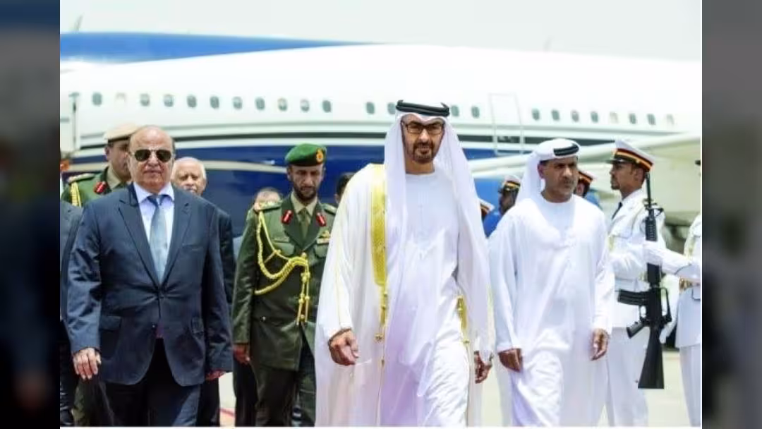 الرئيس هادي يصل الإمارات.. والإرياني يصف الزيارة بفاتحة مرحلة جديدة