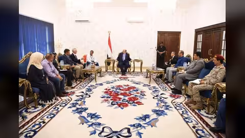 هادي يستقبل مسؤولين من بعثة الأمم المتحدة في اليمن قبل زيارة غريفيث المرتقبة