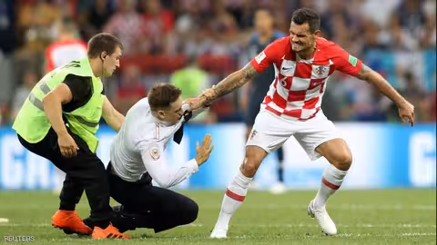 بالفيديو.. قصة الجماعة الروسية التي أوقفت مباراة نهائي كأس العالم