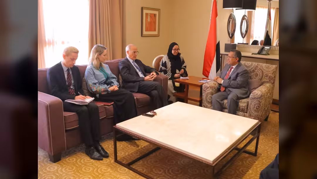 بن دغر للسفير البريطاني: ضرورة إطلاق سراح الصبيحي وهادي ورجب وقحطان