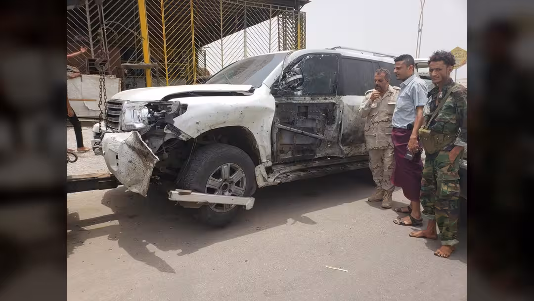 قتلى وجرحى بانفجار استهدف قائداً أمنياً في عدن.. صور وفيديو