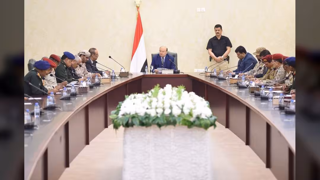 الرئيس هادي يدعو لغرفة عمليات أمنية مشتركة بين الداخلية والتحالف في عدن