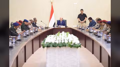 الرئيس هادي يدعو لغرفة عمليات أمنية مشتركة بين الداخلية والتحالف في عدن