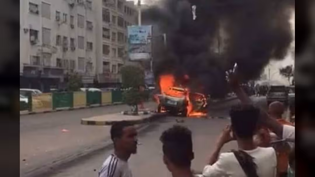 إصابة القيادي الإصلاحي عارف أحمد ونجله بمحاولة اغتيال في عدن.. فيديو
