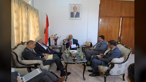 اليماني في استقبال غريفيث: وفد الحكومة جاهز لمشاورات جنيف 6 سبتمبر