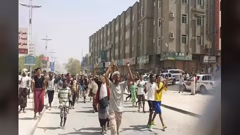 بالفيديو والصور.. احتجاجات في سيئون ضد انهيار العملية المحلية وارتفاع الأسعار