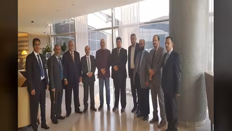 الوفد الحكومي في مشاورات جنيف يتهم الحوثيين بعراقيل ويدعو لموقف أممي.. بيان
