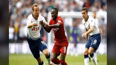 ليفربول يسقط توتنهام وينفرد بصدارة الدوري الإنجليزي.. فيديو