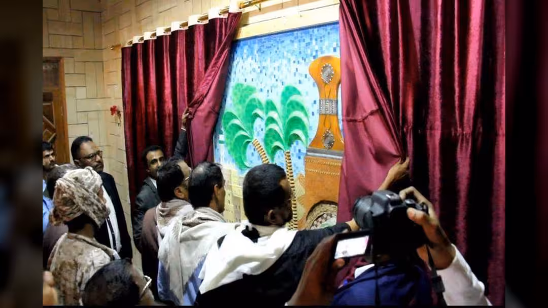إزاحة الستار عن أول لوحة فنية جدارية بمحافظة شبوة