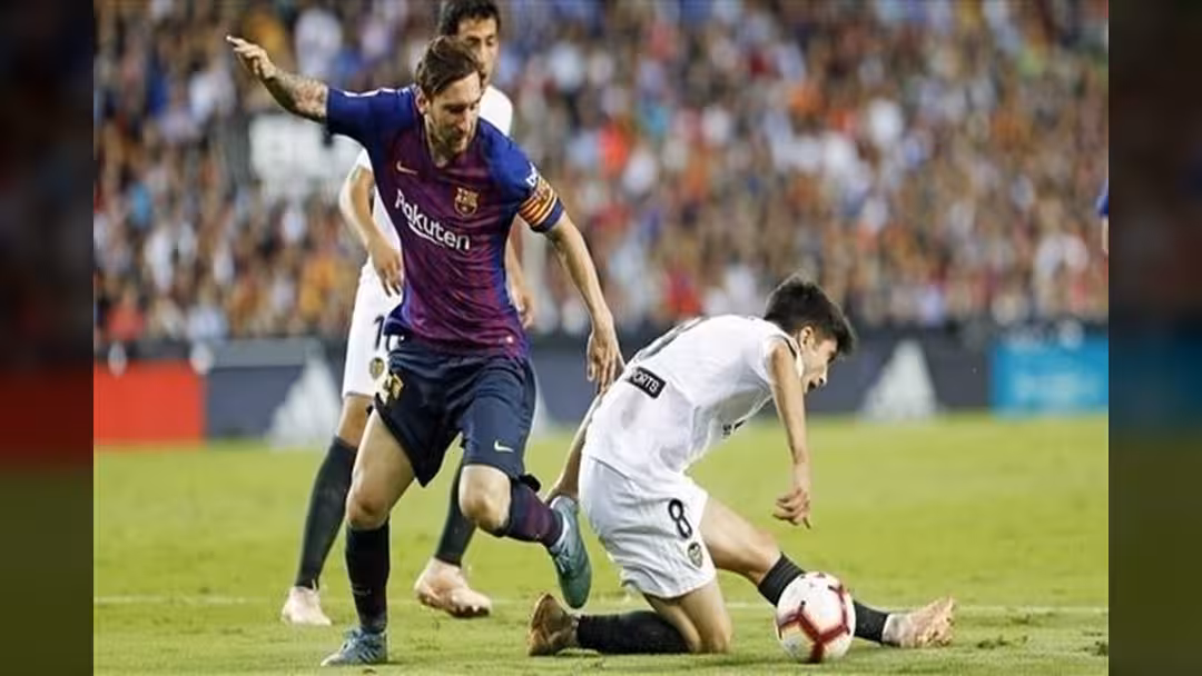 برشلونة يفشل في استعادة صدارة الدوري الإسباني بتعادل جديد أمام فالنسيا.. فيديو
