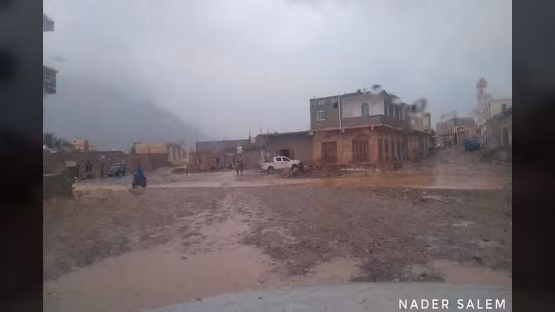 سقطرى: هطول أمطار خفيفة مصحوبة برياح مع اقتراب عاصفة "لبان".. فيديو
