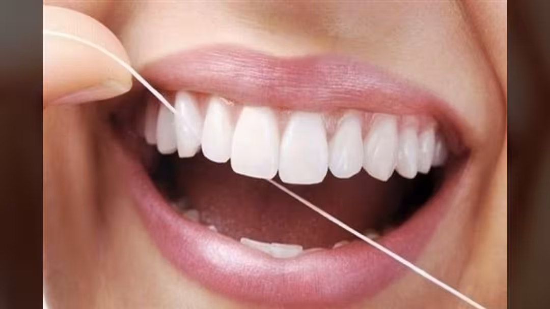 نزيف اللثة المتكرر يستلزم استشارة الطبيب فوراً