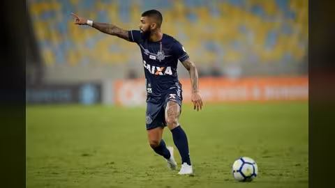 غابيغول.. من أسوأ لاعب في إيطاليا إلى هداف البرازيل