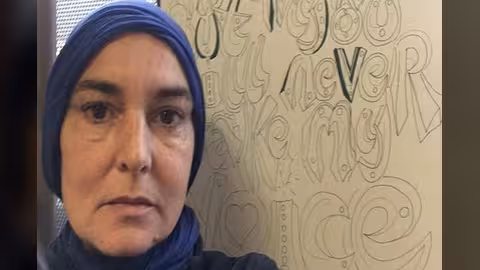 مغنية إيرلندية شهيرة تعلن اعتناقها الإسلام.. فيديو