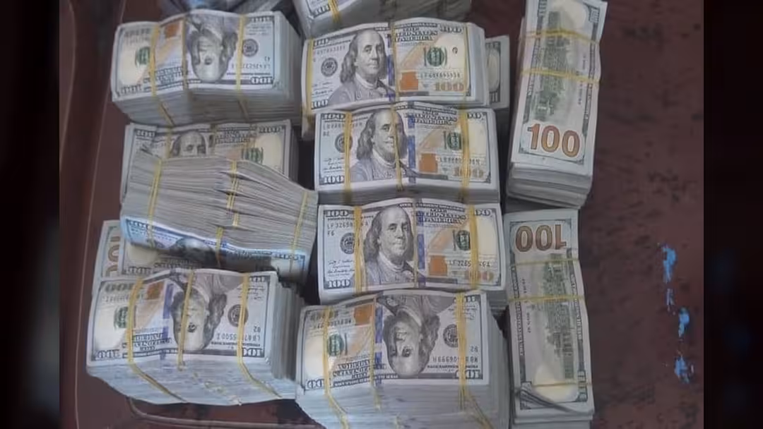 مأرب: إحباط تهريب أكثر 2 مليون دولار ونحو 9 ملايين ريال سعودي.. صور