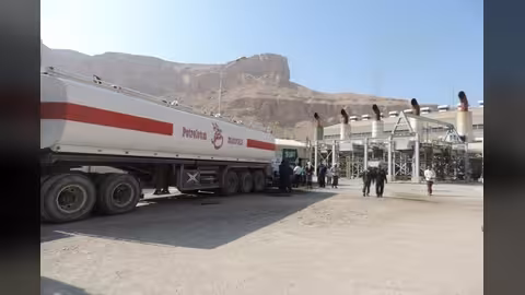 انقطاع الكهرباء في أغلب أحياء عدن منذ صباح اليوم السبت